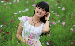 美女脱了胸罩给帅哥揉